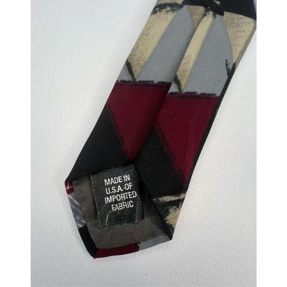 The American Edition Collection Triangle Pattern Professional Tie - Picture 5 of 5